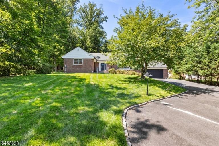 Property listing MLS 4049470 photo 3