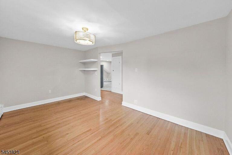 Property listing MLS 4049474 photo 9