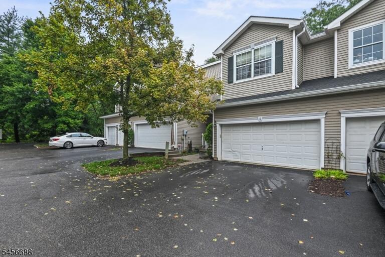 Property listing MLS 4049487 photo 1
