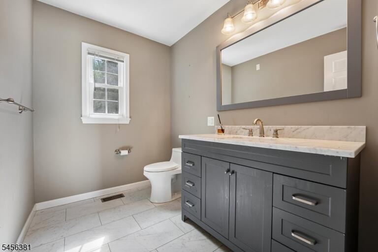 Property listing MLS 4049510 photo 13