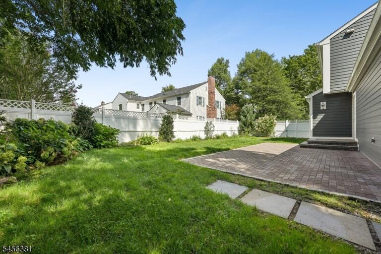 Property listing MLS 4049510 photo 27