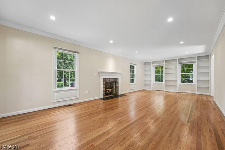 Property listing MLS 4049510 photo 4