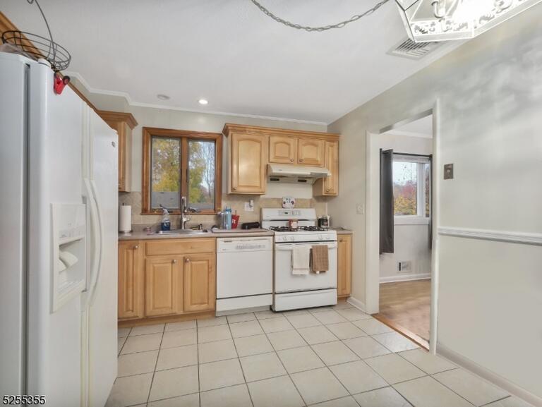 Property listing MLS 4049524 photo 13