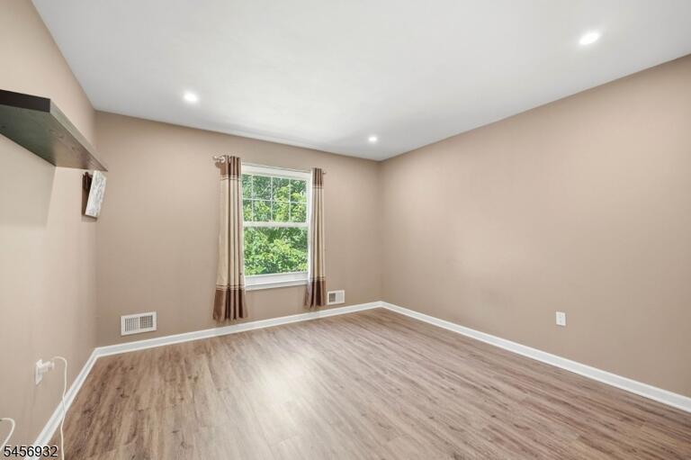 Property listing MLS 4049536 photo 34