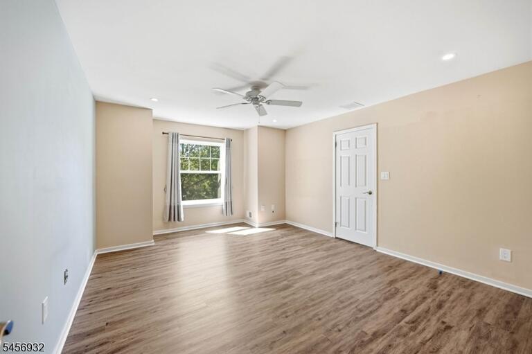 Property listing MLS 4049536 photo 44
