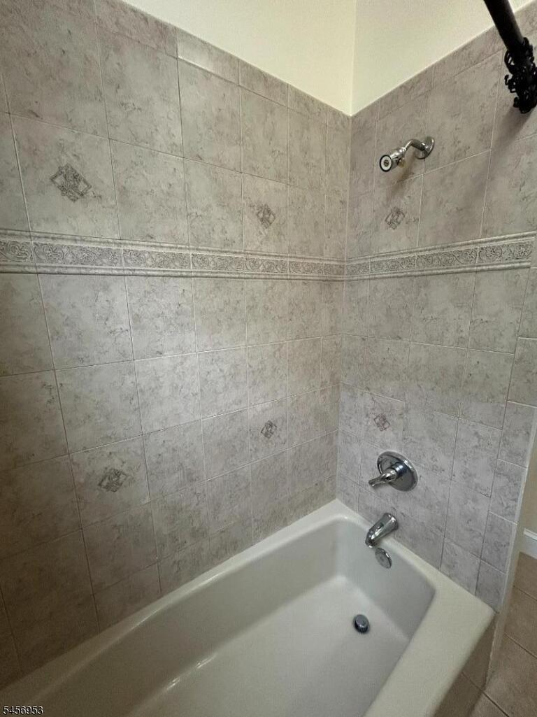 Property listing MLS 4049538 photo 8