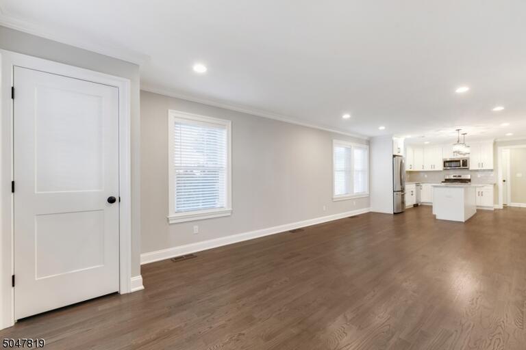 Property listing MLS 4049553 photo 3