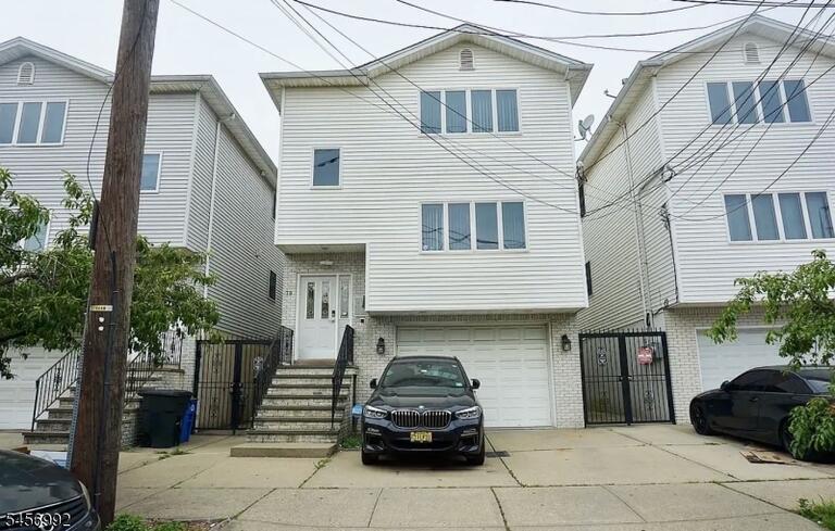 Property listing MLS 4049558 photo 1