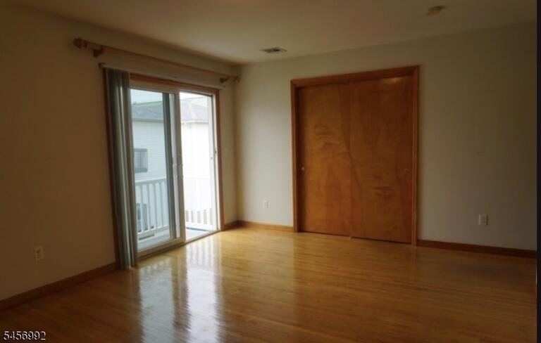 Property listing MLS 4049558 photo 3