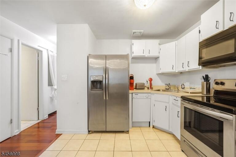 Property listing MLS 4049560 photo 4