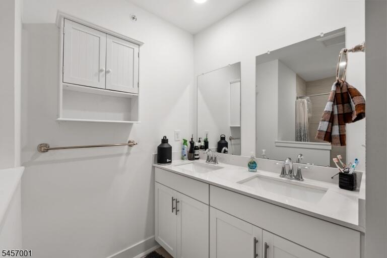 Property listing MLS 4049561 photo 17