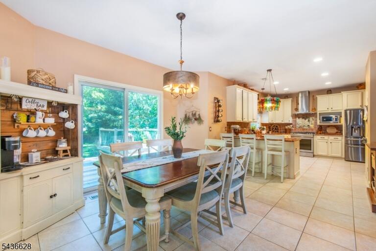 Property listing MLS 4049585 photo 17