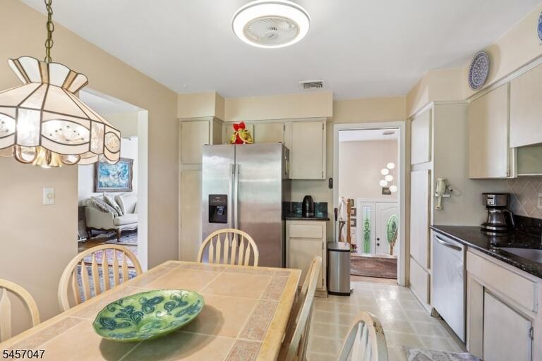 Property listing MLS 4049592 photo 14