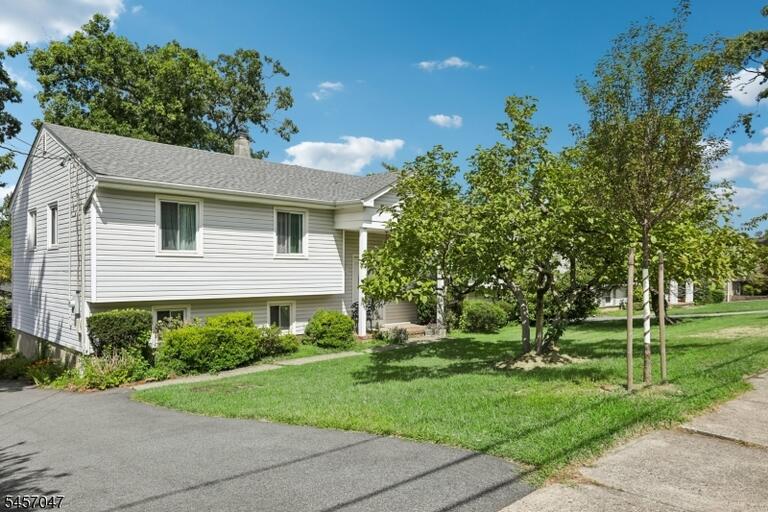 Property listing MLS 4049592 photo 2