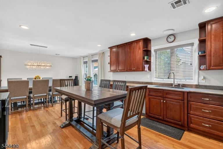 Property listing MLS 4049594 photo 11