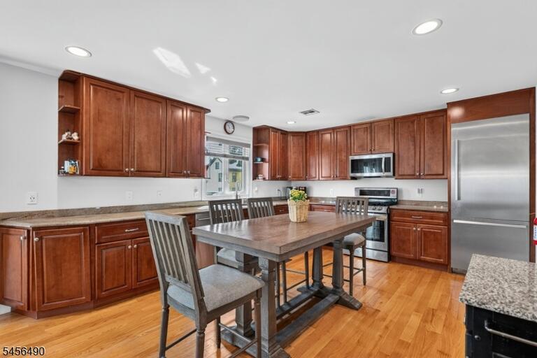 Property listing MLS 4049594 photo 7