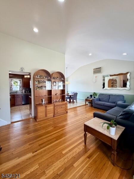 Property listing MLS 4049615 photo 3