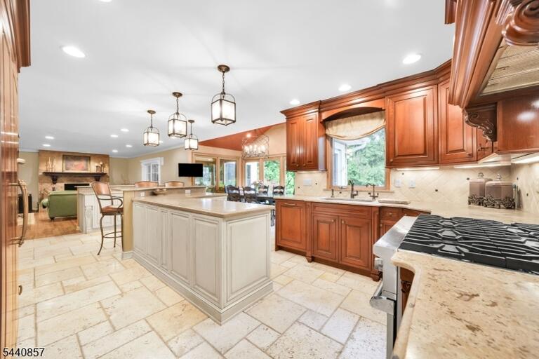 Property listing MLS 4049624 photo 5