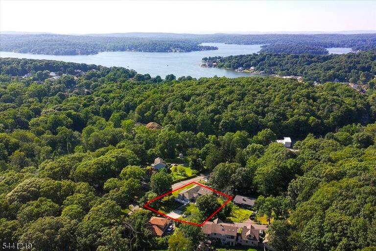 Property listing MLS 4049625 photo 27