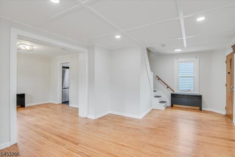 Property listing MLS 4049628 photo 5
