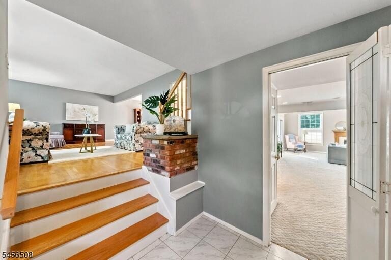 Property listing MLS 4049630 photo 3
