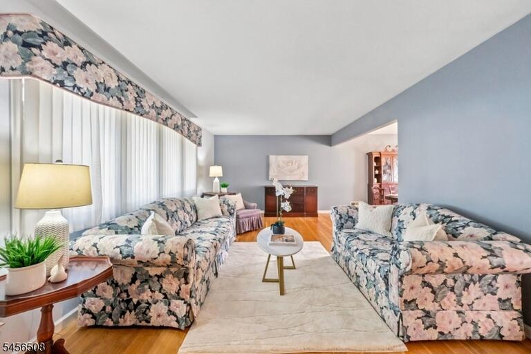 Property listing MLS 4049630 photo 5
