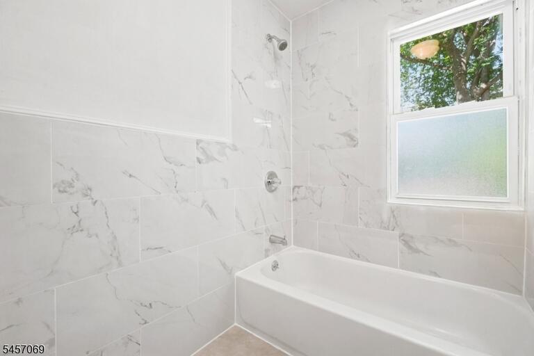 Property listing MLS 4049633 photo 21