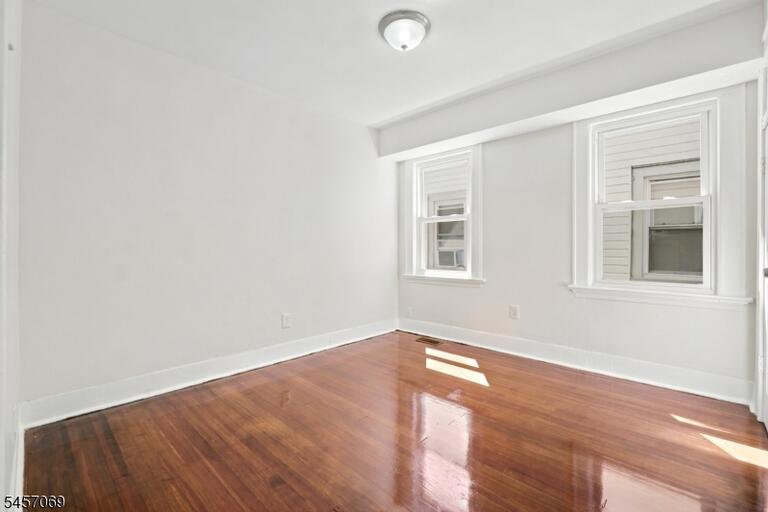 Property listing MLS 4049633 photo 25