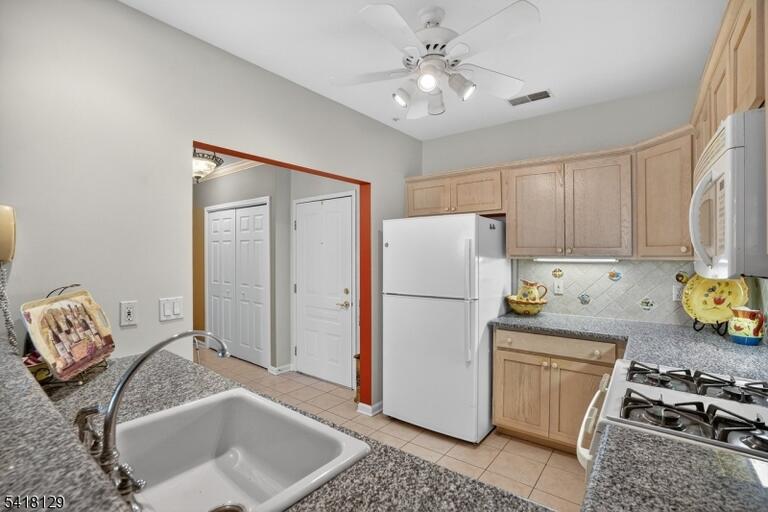 Property listing MLS 4049637 photo 4