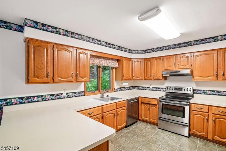 Property listing MLS 4049640 photo 10