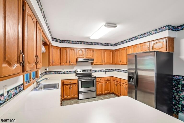 Property listing MLS 4049640 photo 9