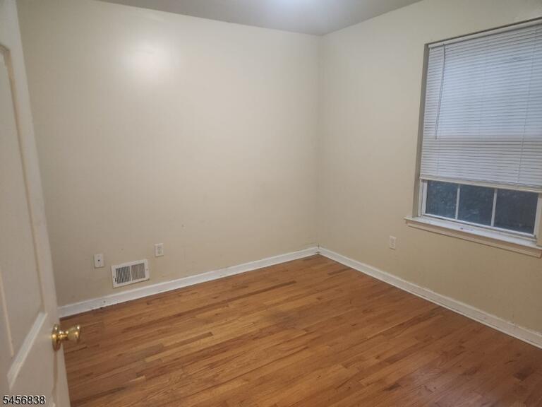 Property listing MLS 4049654 photo 2