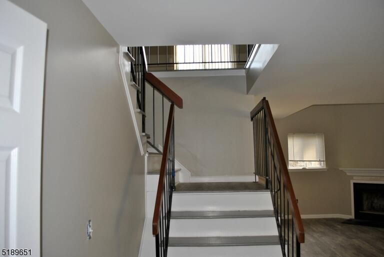 Property listing MLS 4049657 photo 3