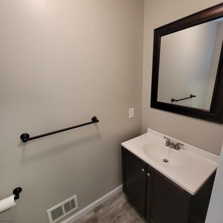 Property listing MLS 4049657 photo 5