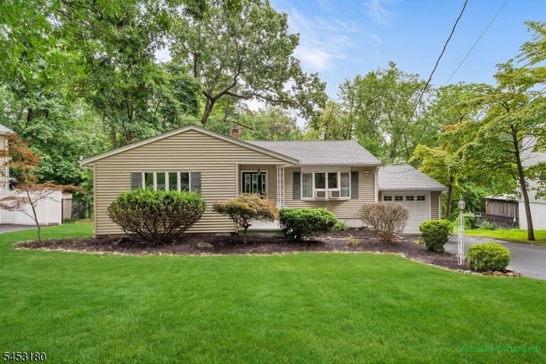 Property listing MLS 4049658 photo 1