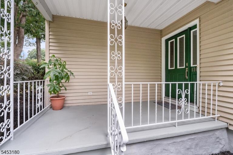 Property listing MLS 4049658 photo 3