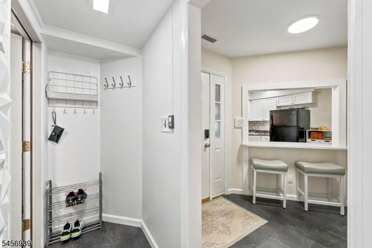 Property listing MLS 4049664 photo 5