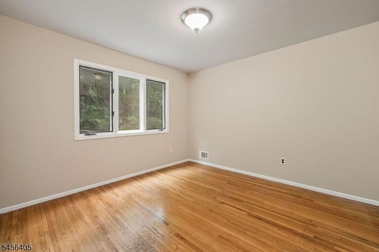 Property listing MLS 4049672 photo 10