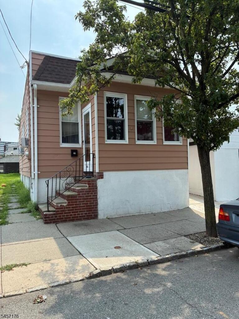 Property listing MLS 4049677 photo 1