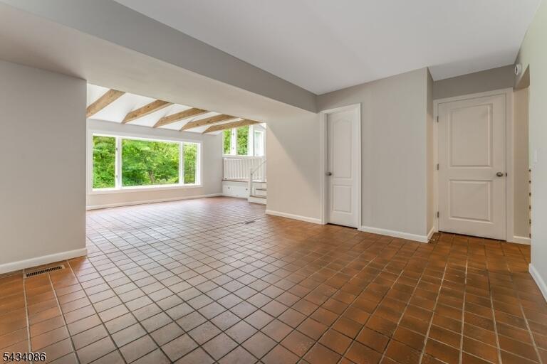 Property listing MLS 4049678 photo 18