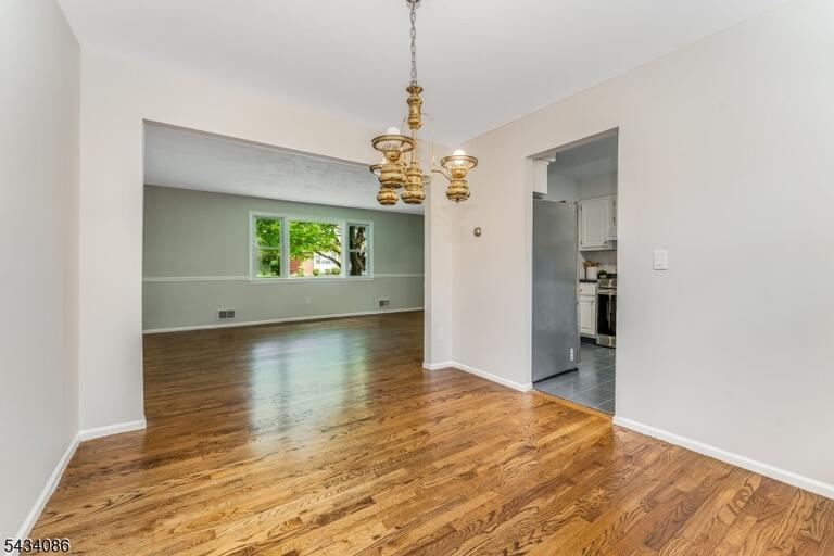Property listing MLS 4049678 photo 9