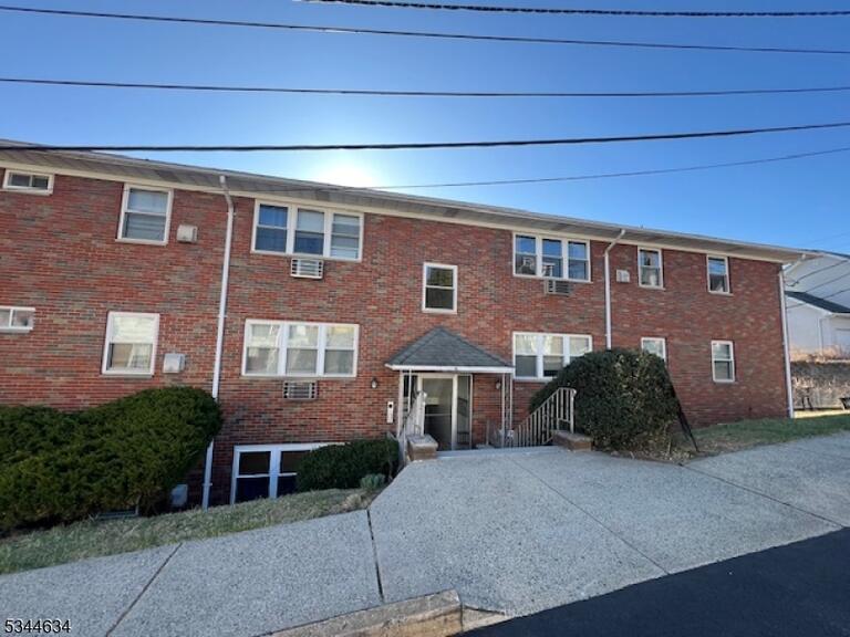 Property listing MLS 4049691 photo 1