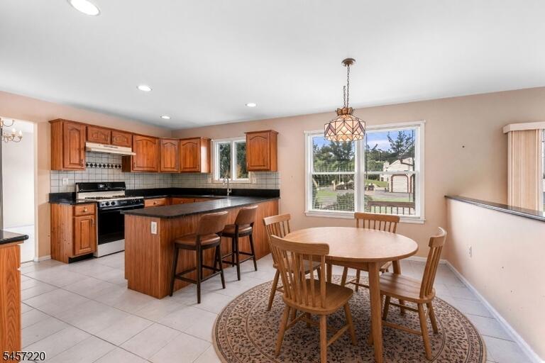 Property listing MLS 4049708 photo 15
