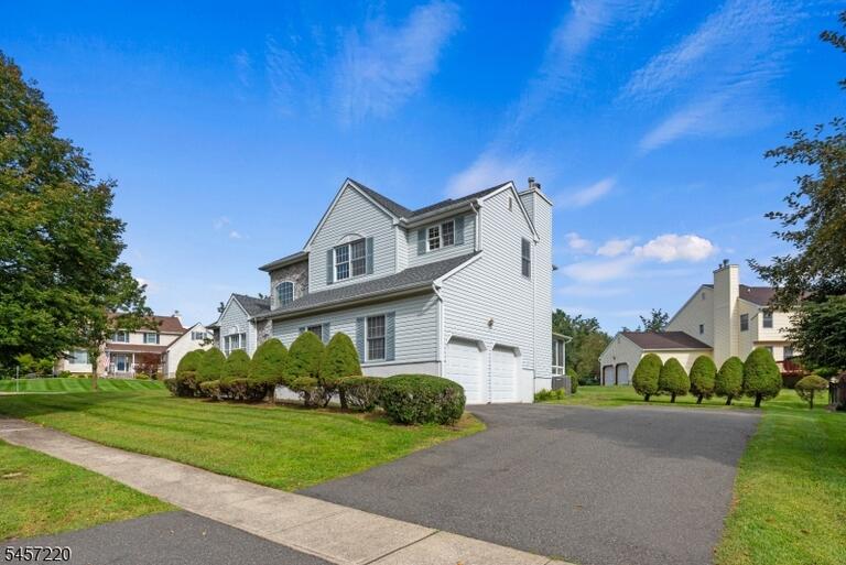 Property listing MLS 4049708 photo 3