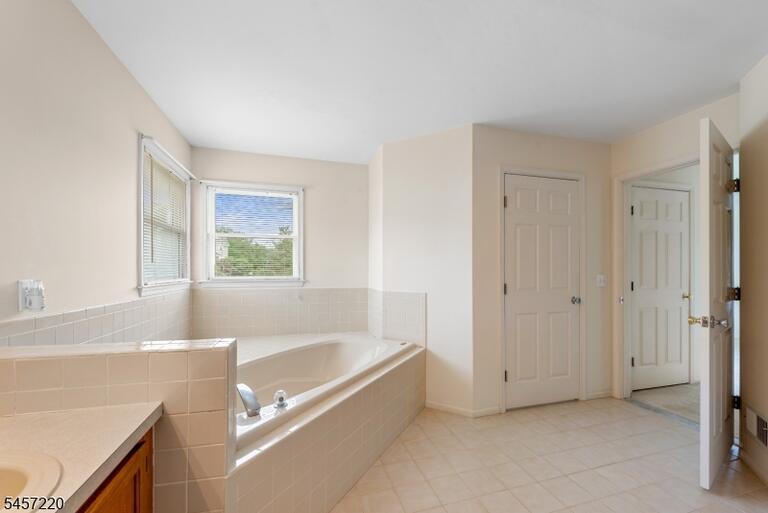 Property listing MLS 4049708 photo 34