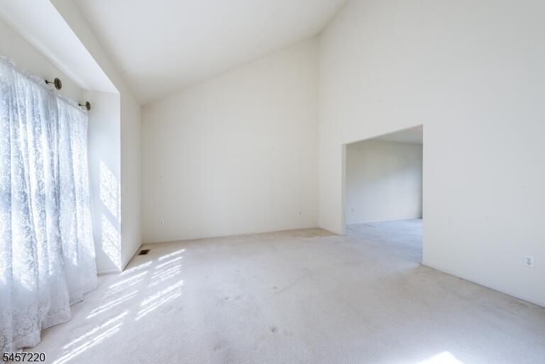 Property listing MLS 4049708 photo 6
