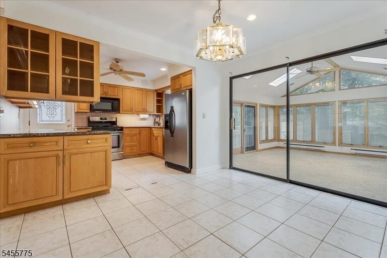 Property listing MLS 4049709 photo 10
