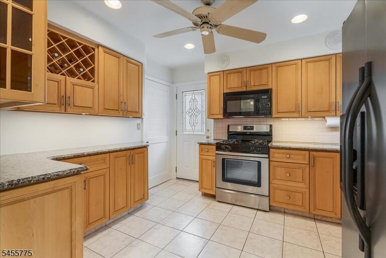 Property listing MLS 4049709 photo 14