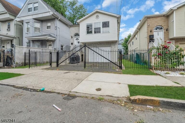 Property listing MLS 4049710 photo 1