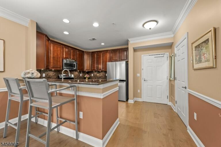 Property listing MLS 4049715 photo 4